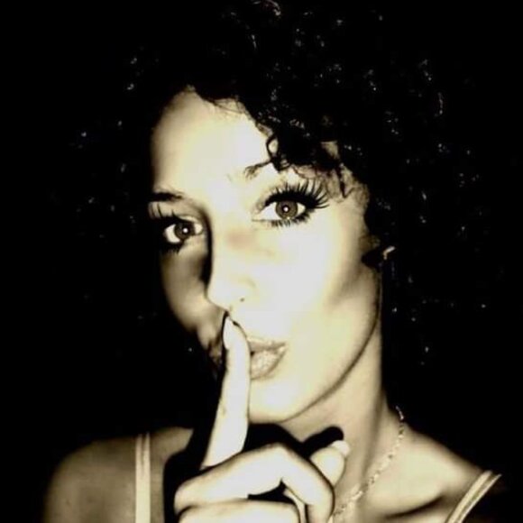 Meet your Posher, Sophia - Picture 2 of 3